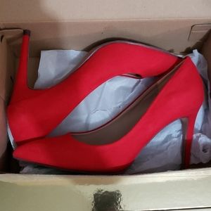 Francesca's 3.5 inch Red Heels - size 9